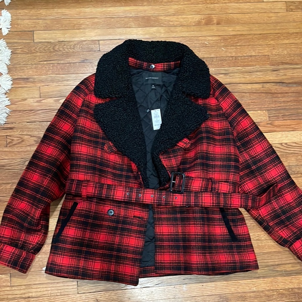 NEW WITH TAGS black and red flannel thick coat with detachable fluffy collar
